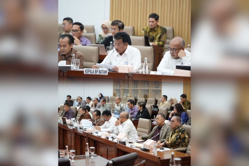 hadiri-rdp-lanjutan,-bp-batam-laporkan-pencapaian-kinerja-dan-rencana-pengembangan-batam