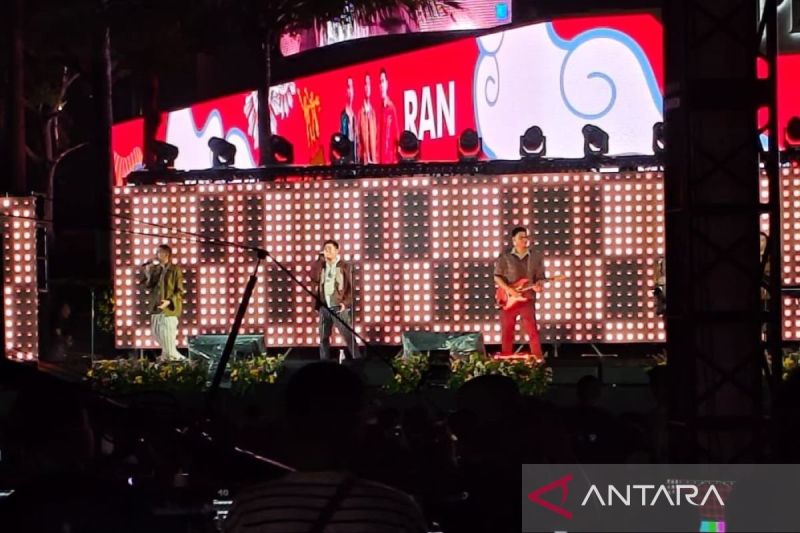 RAN tampil enerjik pada perayaan tahun baru di Bundaran HI