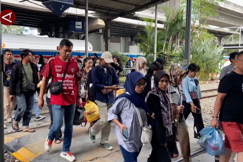 H-2 Lebaran, puncak arus mudik terjadi di Stasiun KAI Medan – ANTARA News