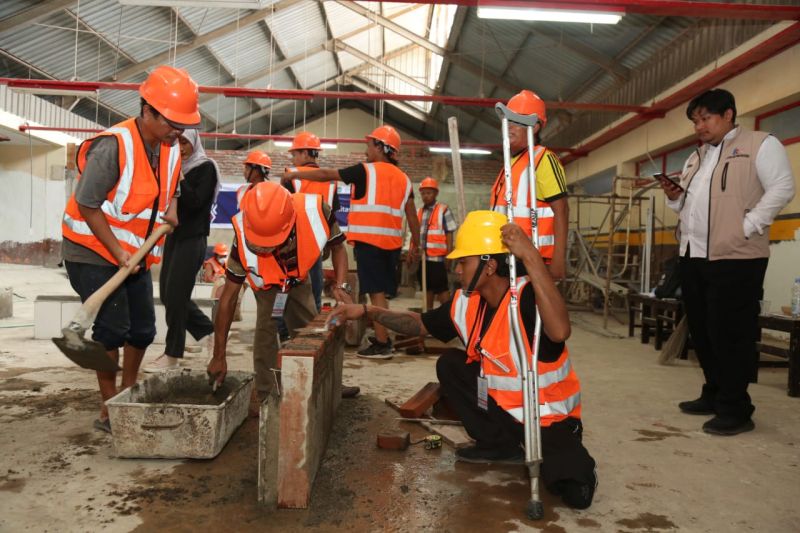 Banyuwangi Jatim berikan pelatihan pertukangan bagi kaum disabilitas