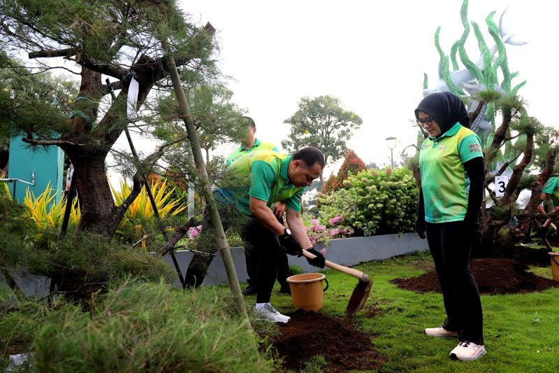 Munas Apeksi, tanam 98 pohon sambil terus berinovasi tata kota