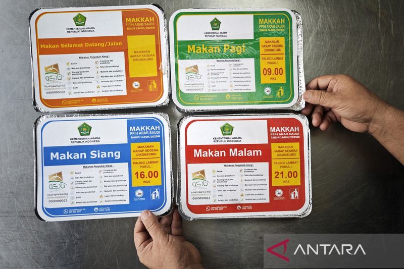 Makanan untuk jamaah calon haji Indonesia dikemas dalam empat warna