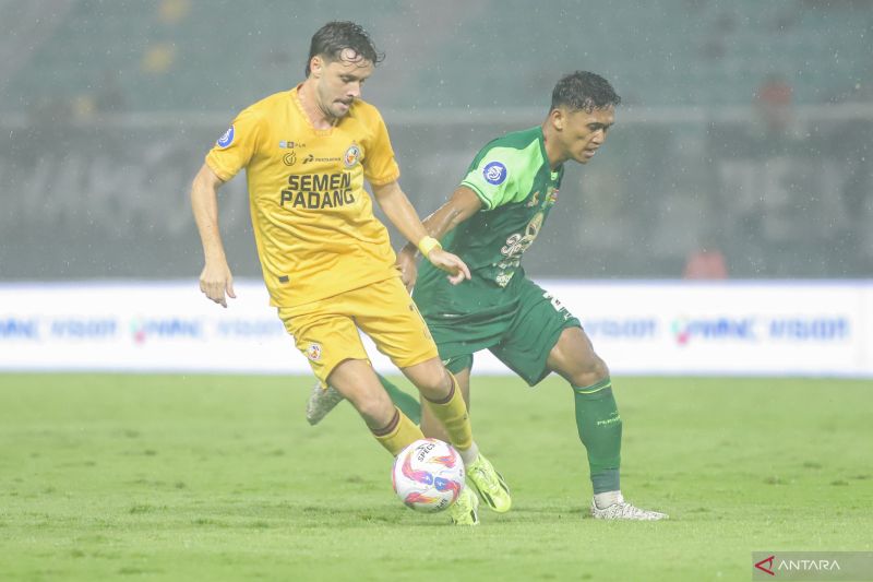 disiplin-jadi-kunci-semen-padang-tahan-imbang-persebaya