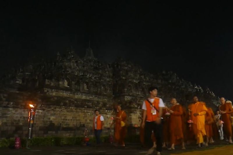 Prosesi Pradaksina tutup rangkaian perayaan Waisak 2569 BE – ANTARA News