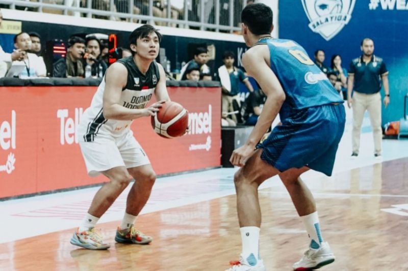 Usai cetak buzzer beater atas Satya Wacana, Calvin justru puji Briscoe