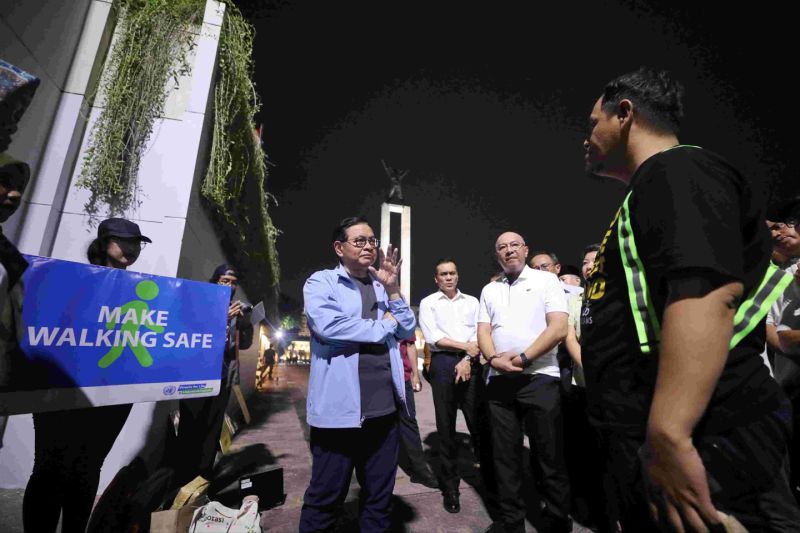 Pramono resmi buka lima taman 24 jam, salah satunya Lapangan Banteng