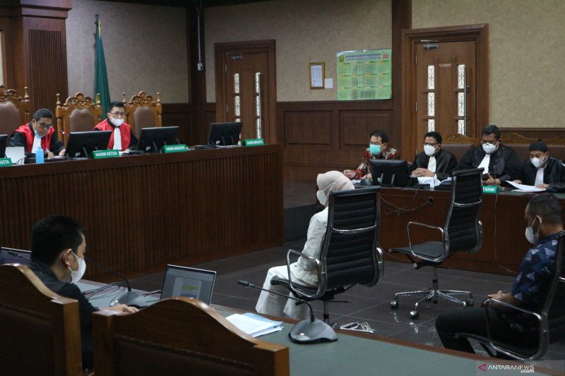Hukum, dari korupsi Rita Widyasari hingga selidiki grup konten inses