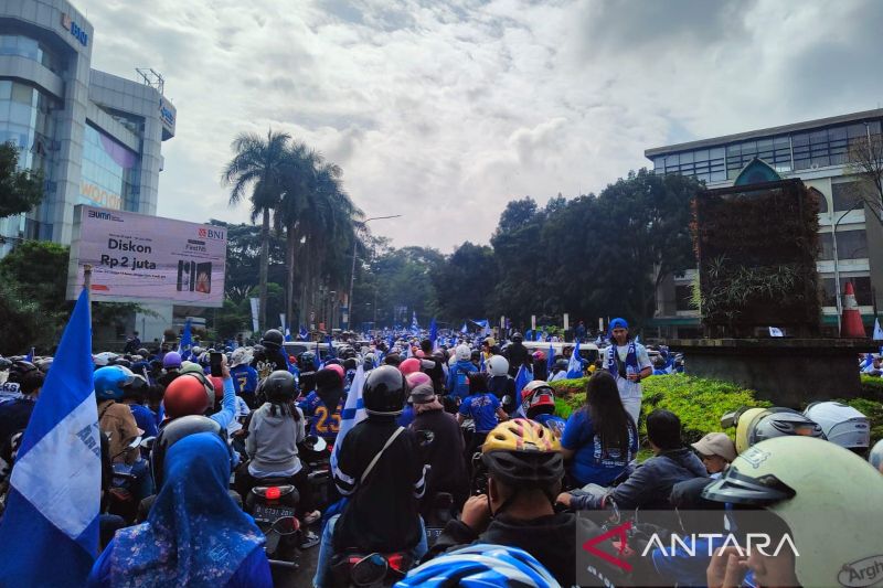 Kepadatan terjadi di beberapa titik di Bandung akibat konvoi Persib