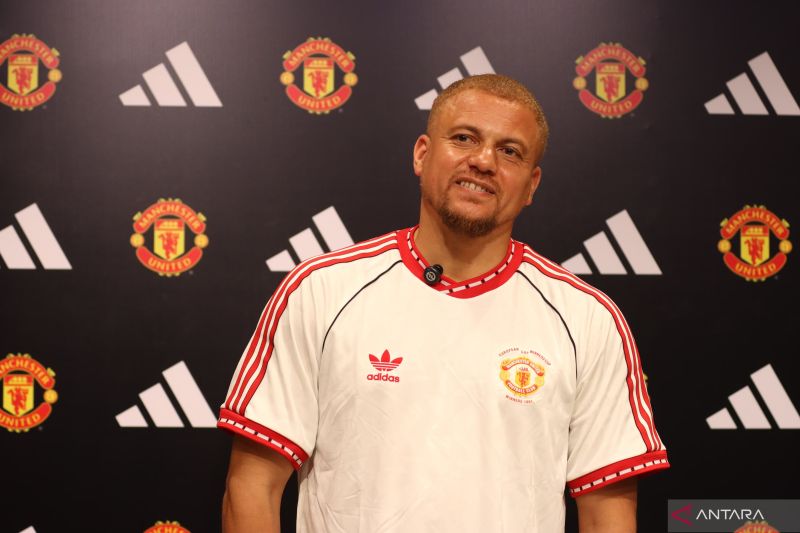 Legenda Manchester United sebut Patrick Kluivert sosok yang hebat