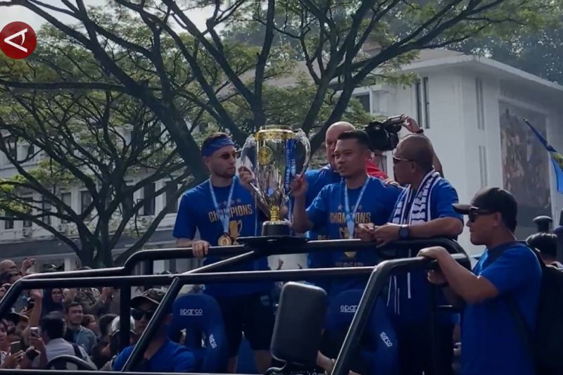 Pawai kemenangan Persib, ribuan Bobotoh padati Bandung – ANTARA News