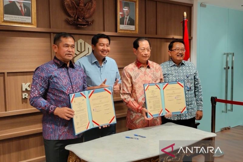 menteri-pkp-dukung-csr-bank-swasta-rehabilitasi-rumah-dinas-tni-ad