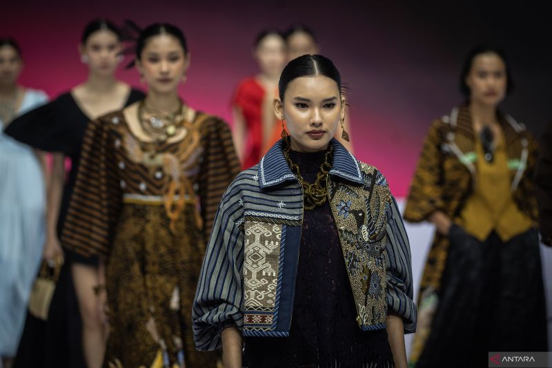 Kemarin Stephanie Poetry umumkan pernikahan, IFW 2025 berakhir