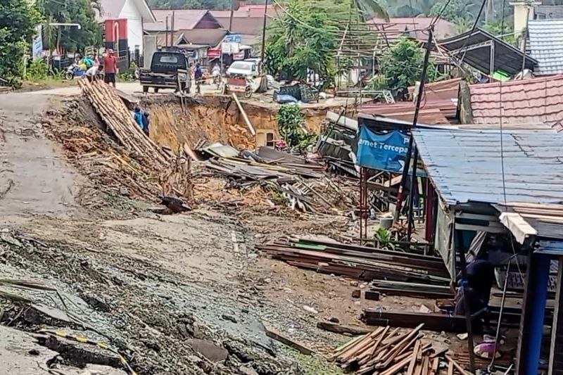 Tanah ambles di jalan Samarinda – Balikpapan disebabkan lapisan rentan – ANTARA News