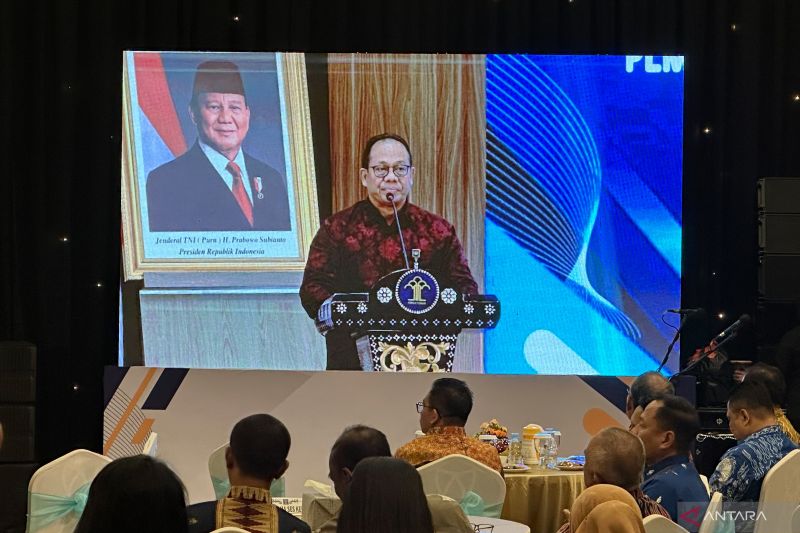 Irjen Kemendagri sebut Lucky Hakim di 5 minggu magang berkinerja baik
