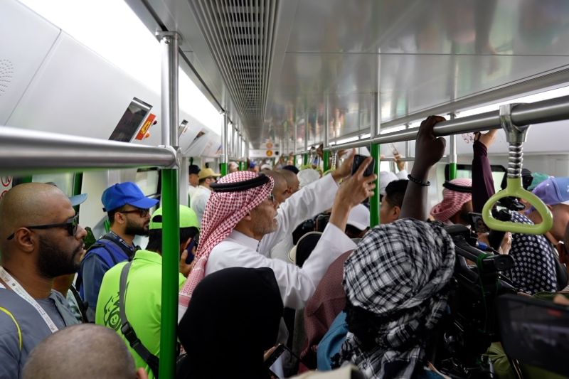 Menjajal kereta listrik khusus haji di Mina – ANTARA News