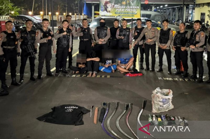 Kriminal kemarin, remaja tawuran hingga copet di GBK