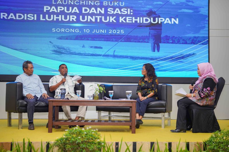 penggerak-sasi-kepala-burung-papua-susun-buku-demi-wariskan-tradisi