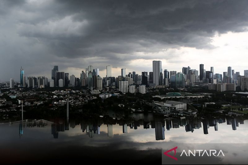 Jakarta diprakirakan berawan tebal pada Rabu pagi