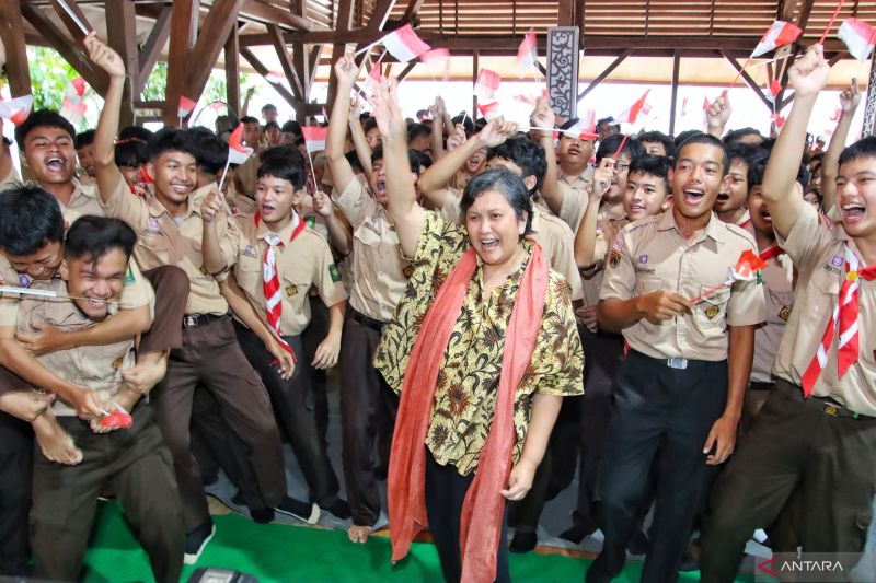 Wakil Ketua MPR dorong upaya pemenuhan hak anak atas informasi layak