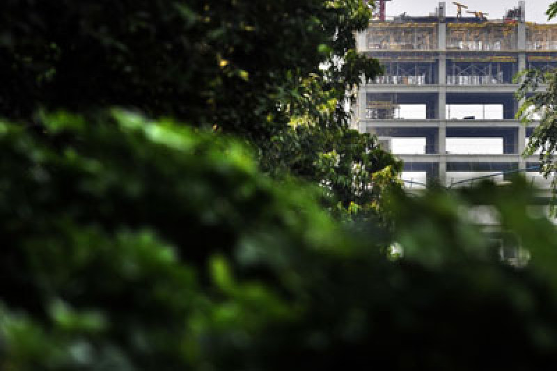 Membangun kota rendah emisi lewat bangunan gedung hijau