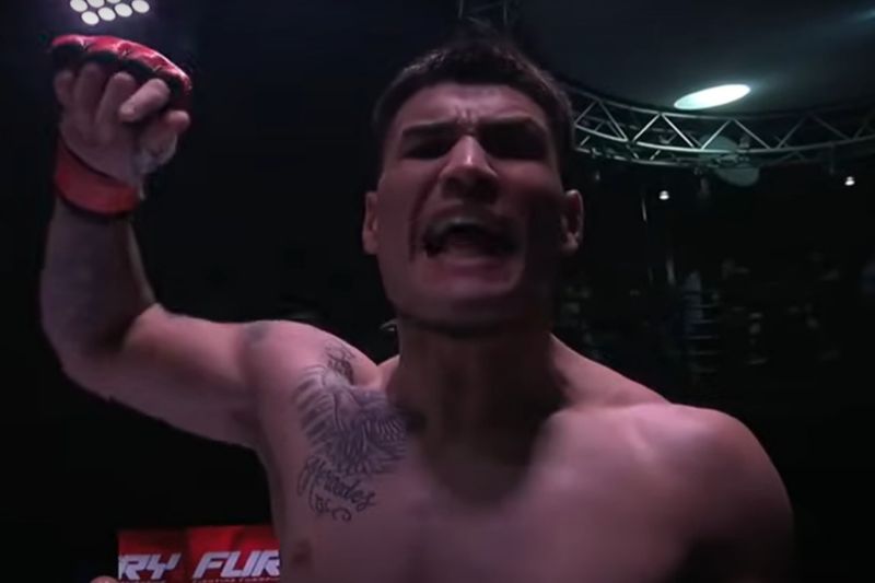 Ewert dikeluarkan dari UFC 317 akibat kelebihan berat badan 10 kg