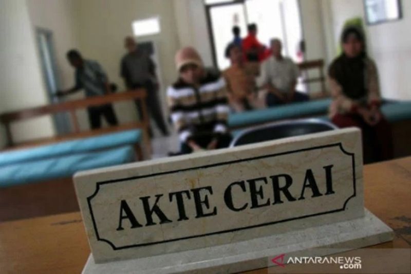 Hukum talak lewat chat: Sah atau tidak menurut Islam dan hukum negara?