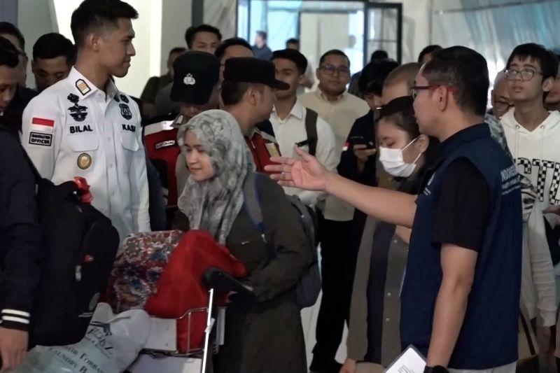 RI hentikan sementara penyaluran pekerja migran ke Timur Tengah – ANTARA News