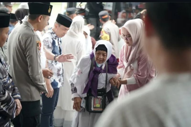 201 haji Pacitan tiba di Tanah Air dalam kondisi sehat