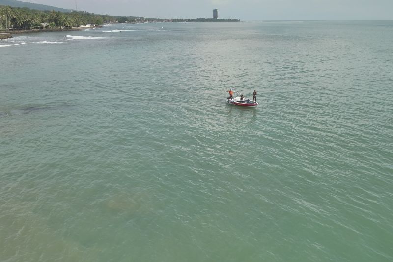 Tim SAR Banten cari remaja hilang di Pantai Anyer