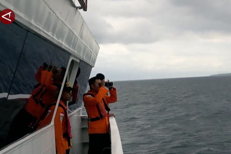 Berpacu dengan arus, Tim SAR Perluas Pencarian di Selat Bali – ANTARA News
