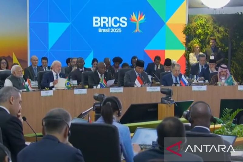 Prabowo hadiri pleno akhir BRICS, diapit Rusia dan Afrika Selatan