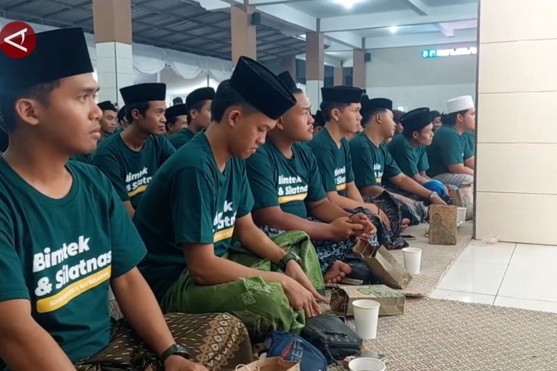 Korlantas edukasi 700 sopir kyai ponpes tentang keselamatan berkendara – ANTARA News