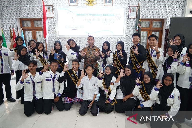 Mendukbangga: Penggunaan gawai pada remaja tantangan bonus demografi