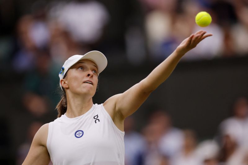 Swiatek melenggang mudah ke final Wimbledon pertamanya