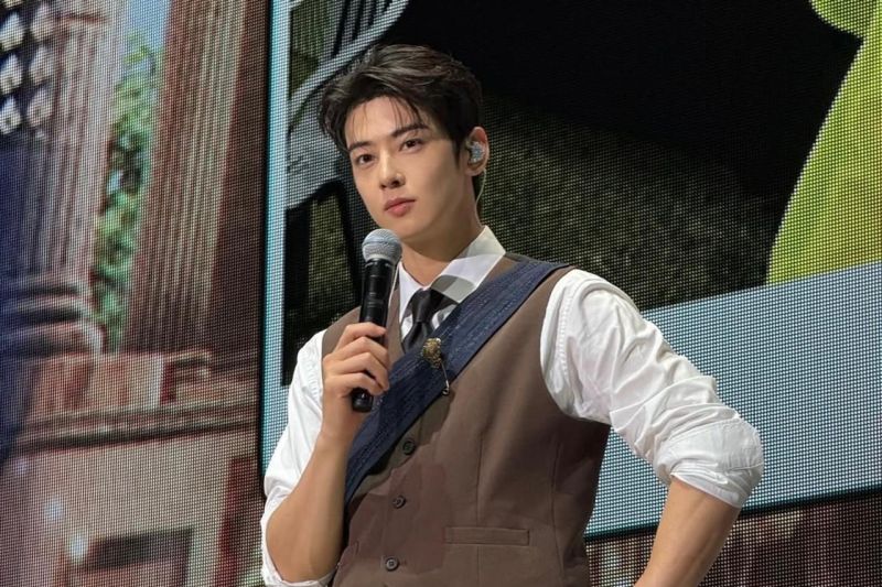 Cha Eun Woo bersiap rilis album solo jelang wajib militer