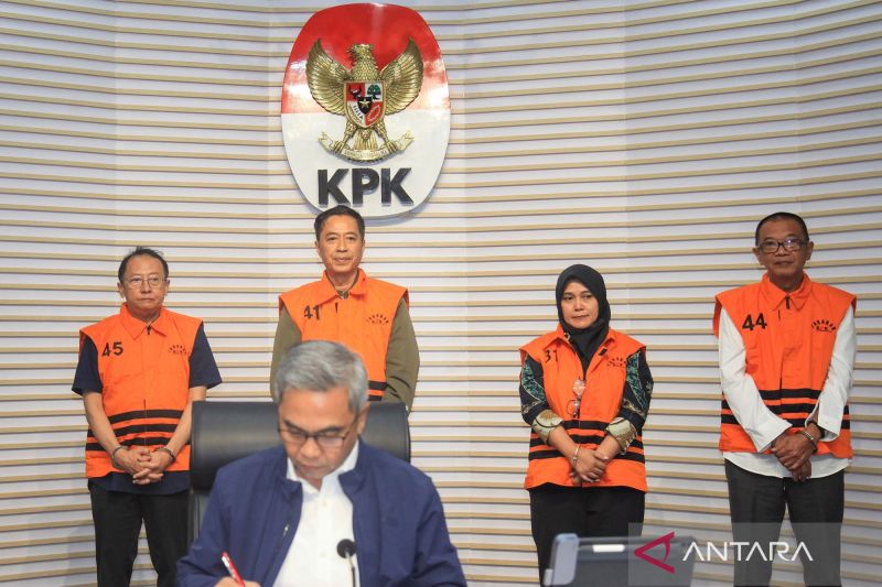 KPK tahan empat tersangka korupsi RPTKA di lingkungan Kemenaker