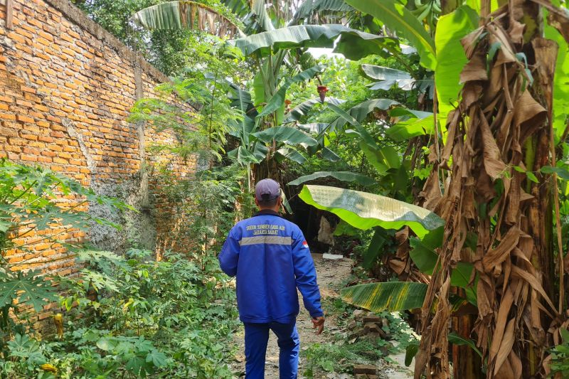 Pria yang tewas membusuk di Kebon Jeruk diduga karena sakit