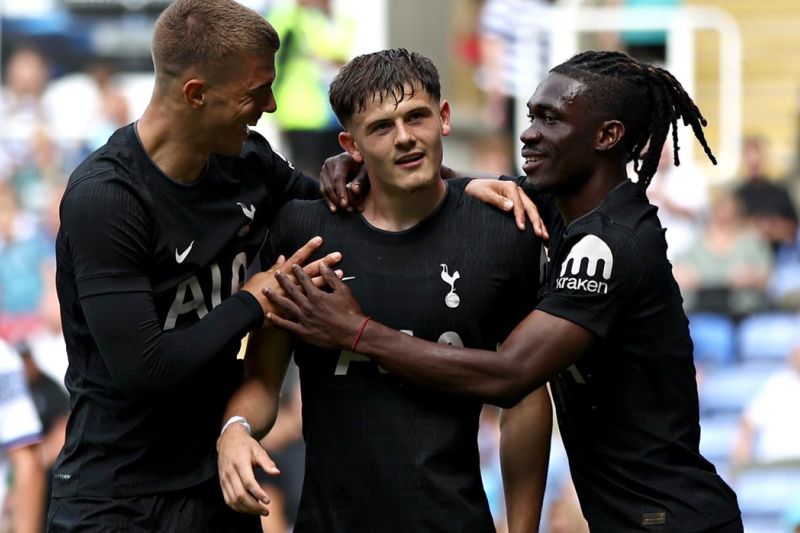 Tottenham buka pra-musim dengan kemenangan 2-0 kontra Reading
