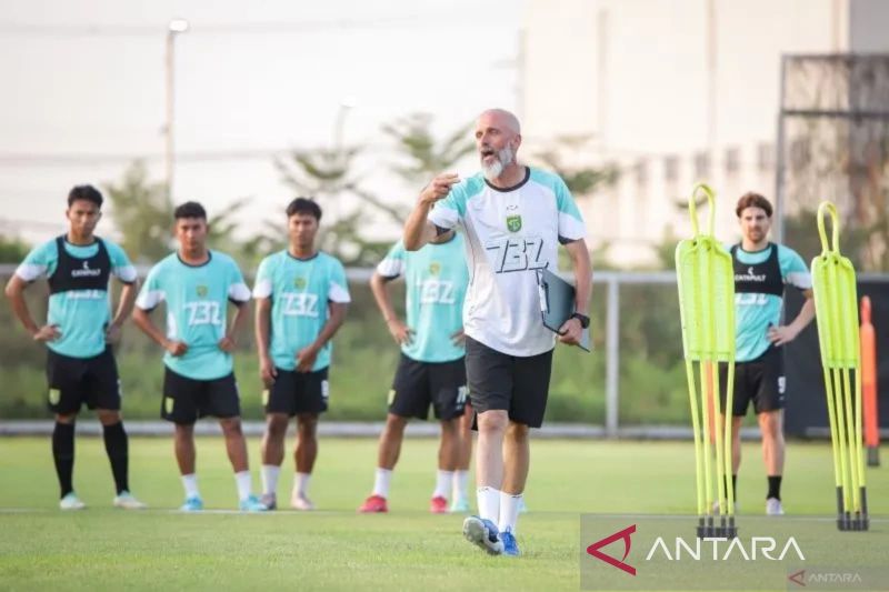 Persebaya Surabaya tatap optimis kompetisi Super League 2025/2026