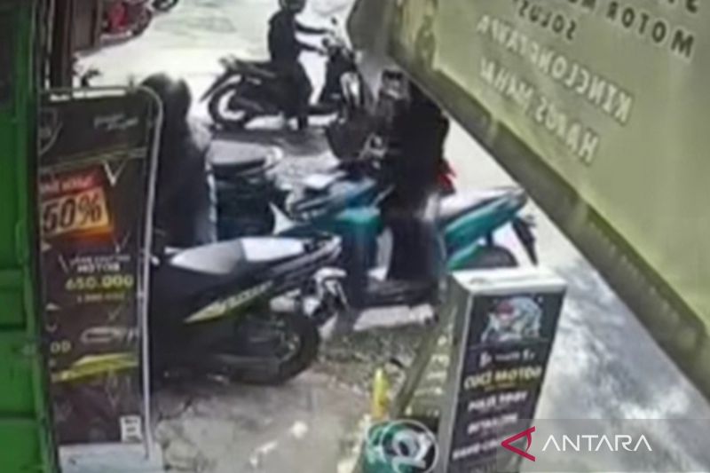 Pencurian sepeda motor bersenjata api kembali terjadi di Jakbar