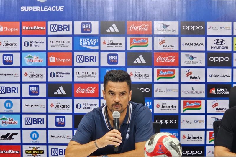 Carlos Pena minta suporter tetap dukung Persita Tangerang