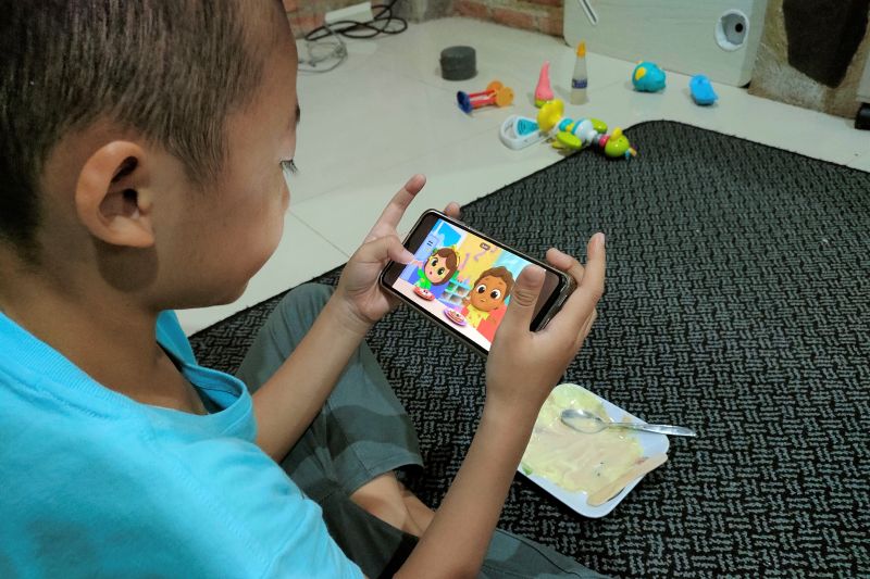 Krisis sunyi, retardasi bicara dan ancaman bagi generasi Indonesia