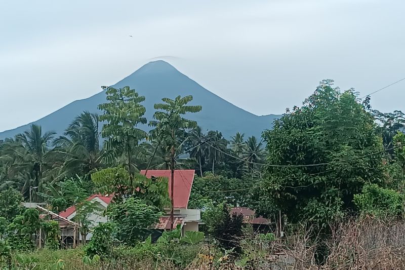 Badan Geologi ESDM: Kegempaan Gunung Soputan-Sulut sebanyak 98 kali