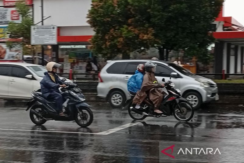 BMKG prakirakan hujan ringan di sejumlah kota pada Kamis
