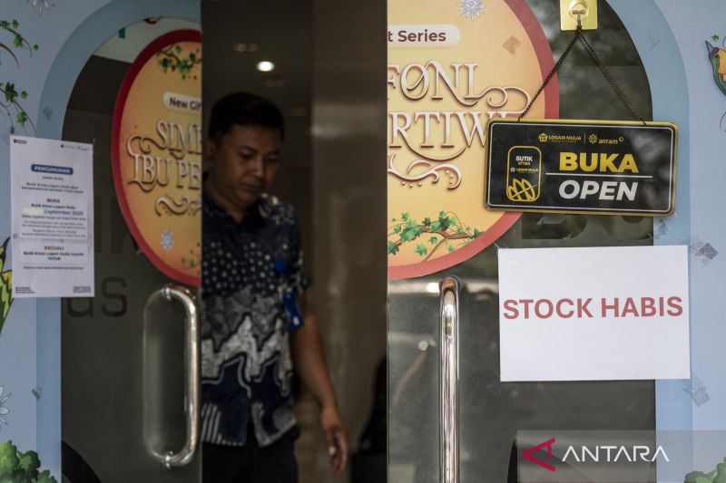 Harga emas Antam turun tipis jadi Rp2,042 juta per gram