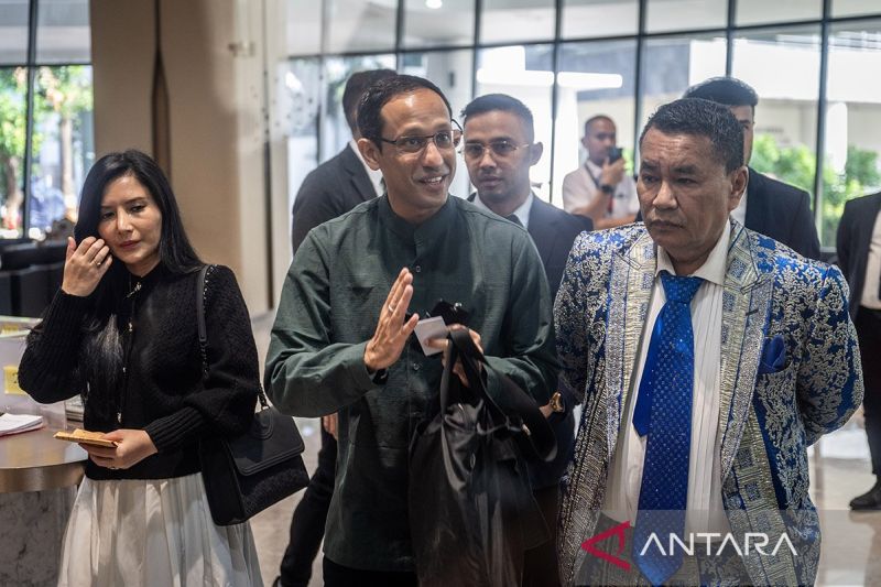 Hotman sebut Nadiem Makarim tak terima uang pengadaan Chromebook