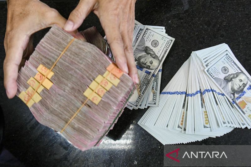 Rupiah menguat seiring data inflasi AS lebih rendah dari ekspektasi