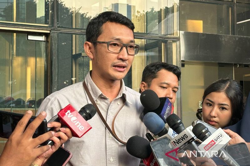 KPK usut permintaan uang saat periksa lima orang biro perjalanan haji