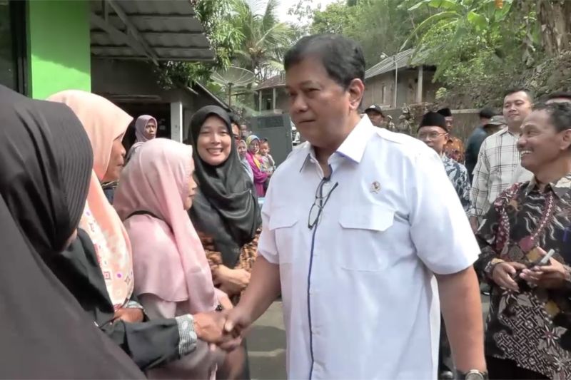wamen-transmigrasi-tinjau-lokasi-transmigrasi-lokal-di-bantul-–-antara-news