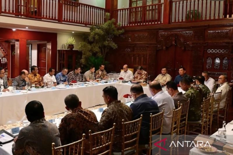 prabowo-perintahkan-semua-dapur-mbg-wajib-dilengkapi-alat-sterilisasi